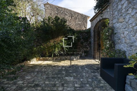 Villa for sale in Sitges, Barcelona, Spain 5 bedrooms, 490 sq.m. No. 150909 - photo 19