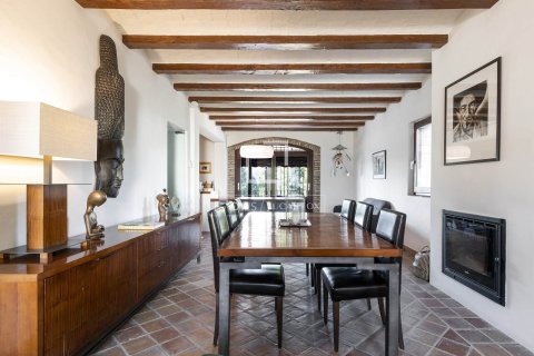 Villa for sale in Sitges, Barcelona, Spain 5 bedrooms, 490 sq.m. No. 150909 - photo 3