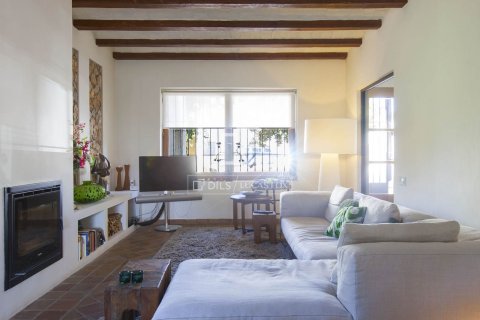 Villa for sale in Sitges, Barcelona, Spain 5 bedrooms, 490 sq.m. No. 150909 - photo 9