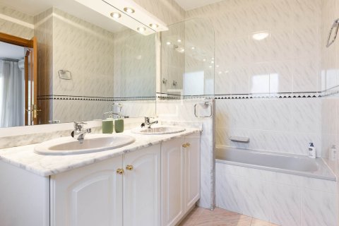 Villa à vendre à Castelldefels, Barcelona, Espagne, 7 chambres, 416 m2 No. 150912 - photo 17