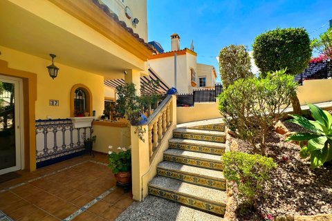 Villa for sale in Alicante, Spain 3 bedrooms, 131 sq.m. No. 189736 - photo 5