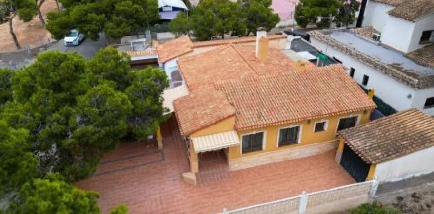 Villetta a schiera a Alicante, Spagna 3 camere da letto, 131 mq. N° 189733