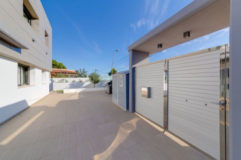 Villa zum Verkauf in Los Balcones, Alicante, Spanien 3 Schlafzimmer, 1199 m2 Nr. 189732 - Foto 11