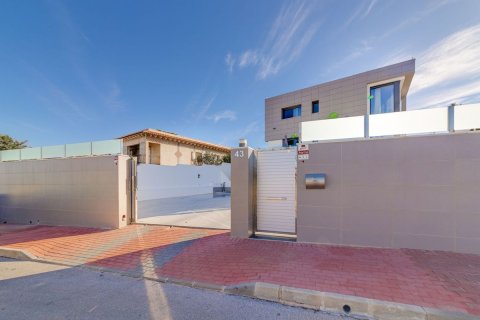 Villa zum Verkauf in Los Balcones, Alicante, Spanien 3 Schlafzimmer, 1199 m2 Nr. 189732 - Foto 9