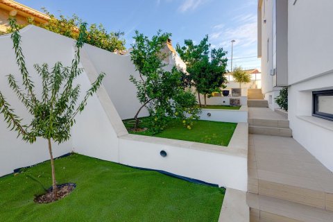 Villa zum Verkauf in Los Balcones, Alicante, Spanien 3 Schlafzimmer, 1199 m2 Nr. 189732 - Foto 18