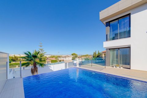 Villa zum Verkauf in Los Balcones, Alicante, Spanien 3 Schlafzimmer, 1199 m2 Nr. 189732 - Foto 2