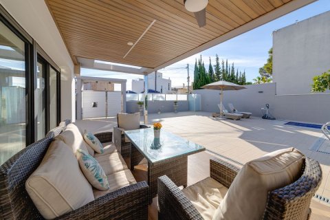 Villa zum Verkauf in Los Balcones, Alicante, Spanien 3 Schlafzimmer, 1199 m2 Nr. 189732 - Foto 17