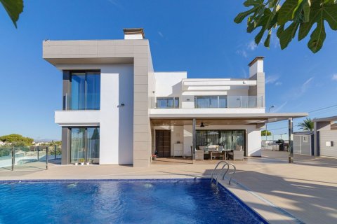Villa zum Verkauf in Los Balcones, Alicante, Spanien 3 Schlafzimmer, 1199 m2 Nr. 189732 - Foto 4