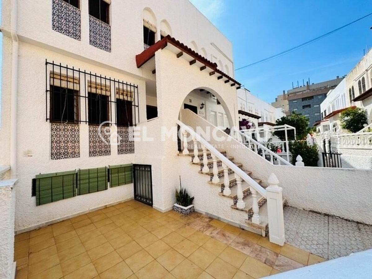 Casa a Torrevieja, Alicante, Spagna 3 camere da letto, 94 mq. N° 183760