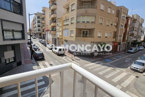 Apartment à Guardamar del Segura, Alicante, Espagne 4 chambres, 120 m2 No. 183759