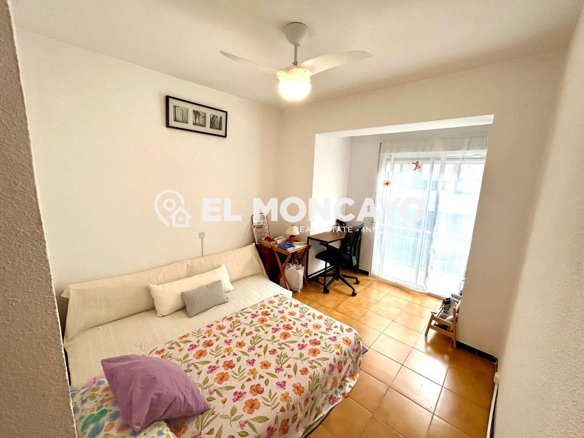 Huoneisto Guardamar del Segura, Alicante, Espanja 4 makuuhuonetta, 120 m2 No. 183759