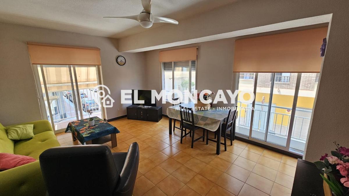 Huoneisto Guardamar del Segura, Alicante, Espanja 4 makuuhuonetta, 120 m2 No. 183759