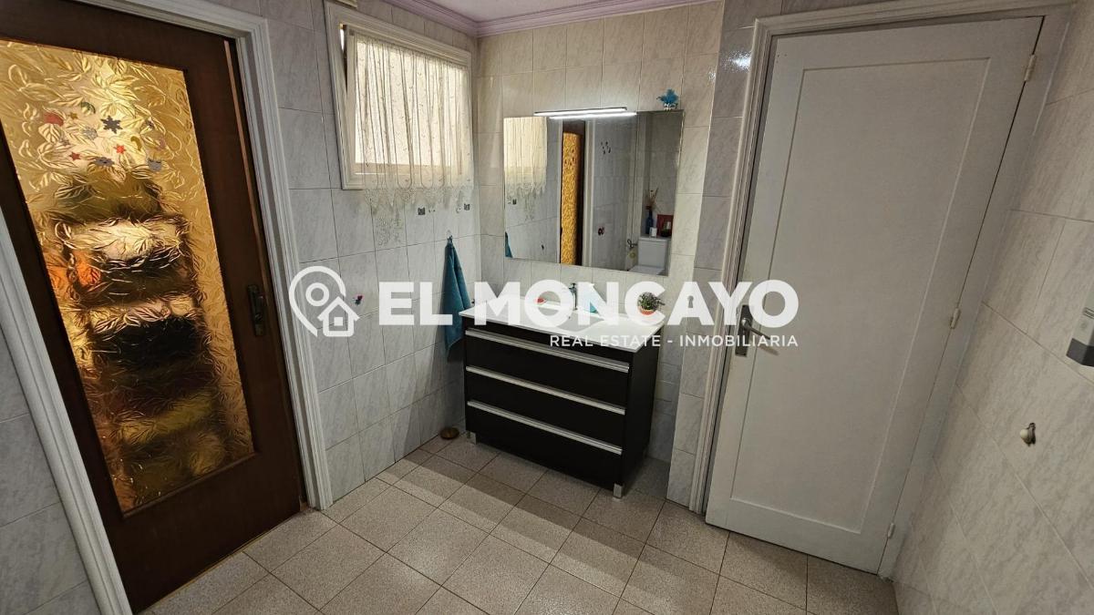 Huoneisto Guardamar del Segura, Alicante, Espanja 4 makuuhuonetta, 120 m2 No. 183759