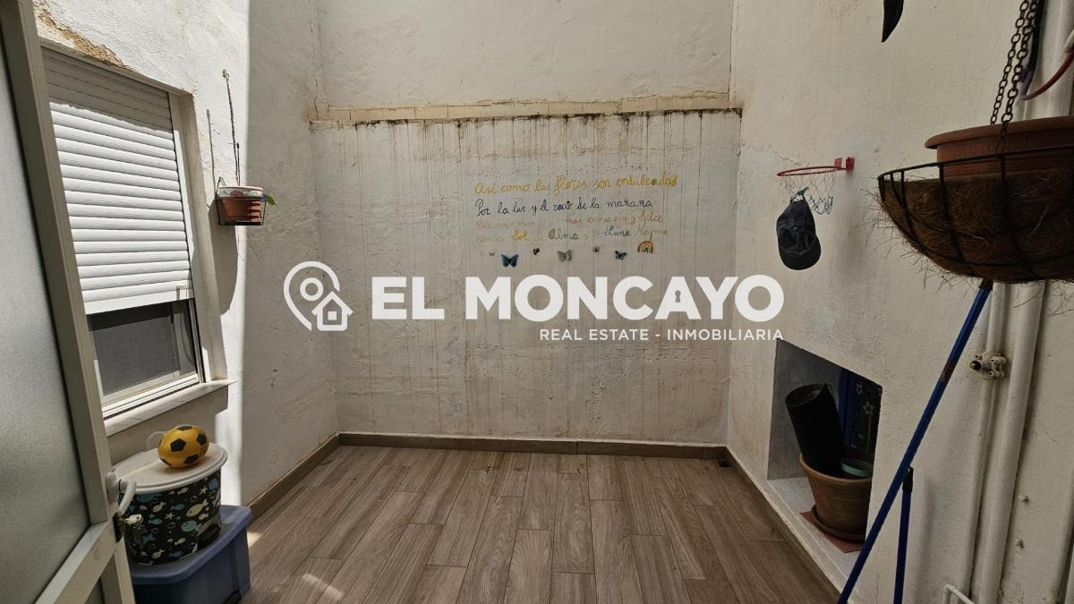 Huoneisto Guardamar del Segura, Alicante, Espanja 4 makuuhuonetta, 120 m2 No. 183759