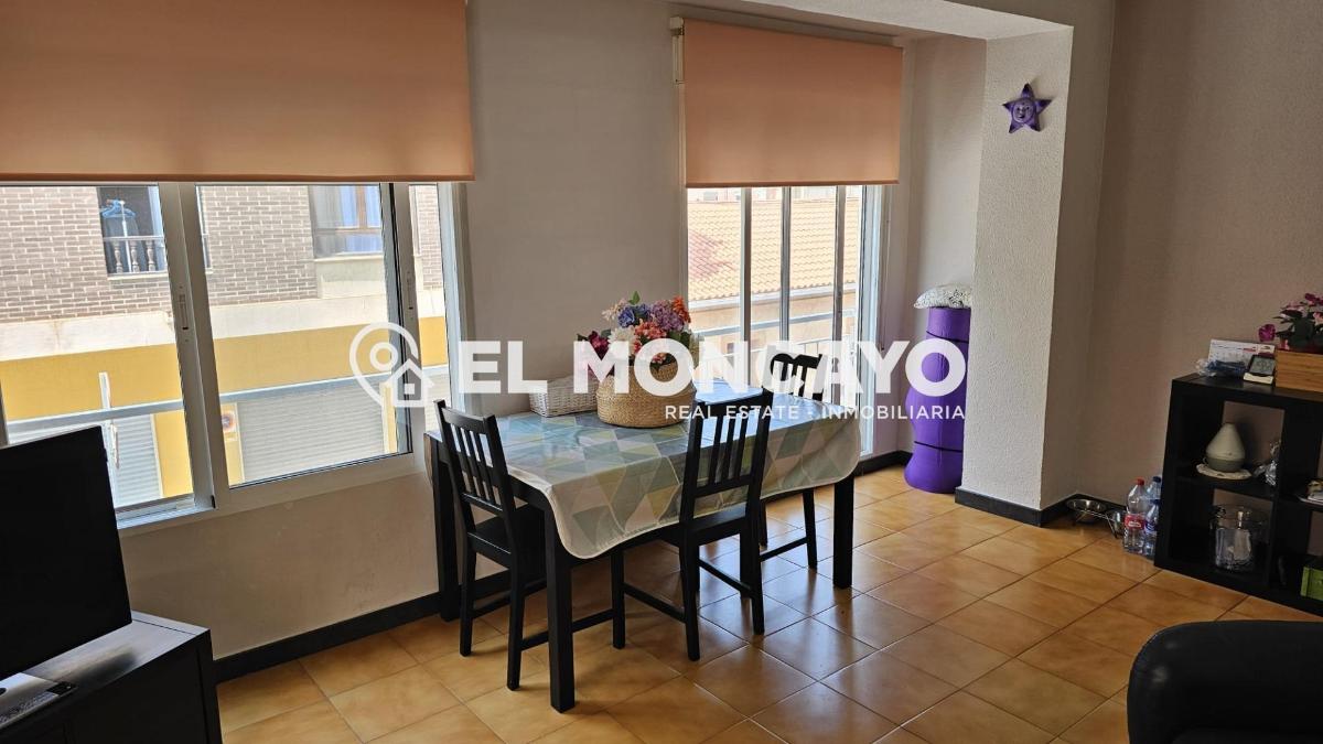 Huoneisto Guardamar del Segura, Alicante, Espanja 4 makuuhuonetta, 120 m2 No. 183759
