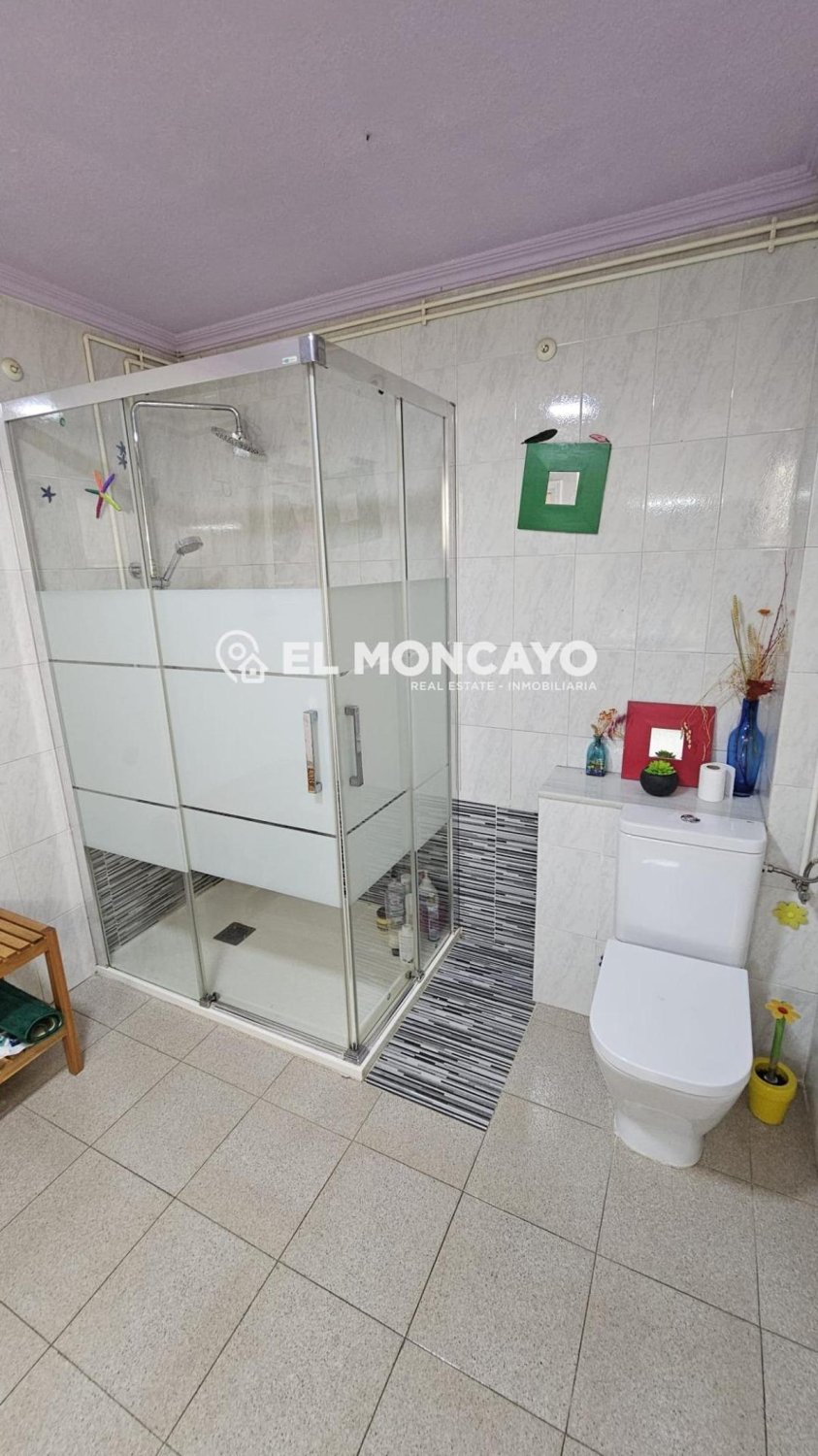 Huoneisto Guardamar del Segura, Alicante, Espanja 4 makuuhuonetta, 120 m2 No. 183759