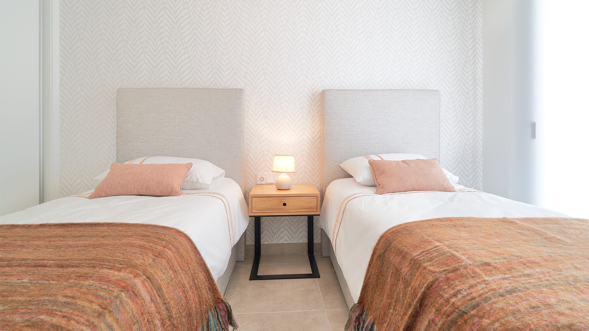 Bungalow a Estepona, Malaga, Spagna 2 camere da letto, 131 mq. N° 135429
