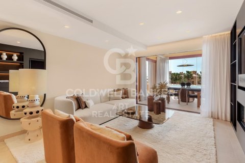Apartamento en venta en Estepona, Málaga, España 3 dormitorios, 134 m2 No. 157812 - foto 4
