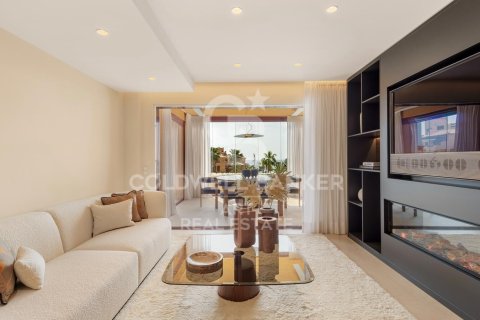 Apartamento en venta en Estepona, Málaga, España 3 dormitorios, 134 m2 No. 157812 - foto 2