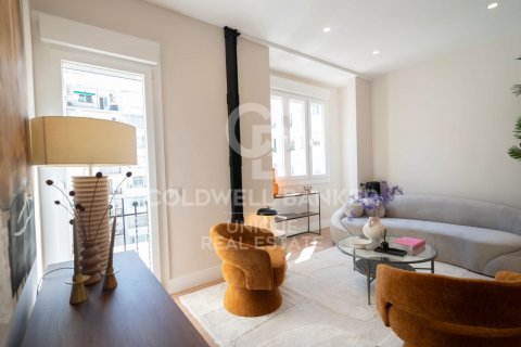 Продажа квартиры в Мадрид, Испания 2 спальни, 93м2 №157809 - фото 3