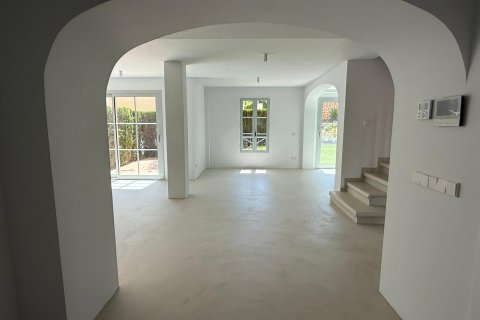 Townhouse for sale in Alicante, Spain 5 bedrooms, 316 sq.m. No. 196791 - photo 6