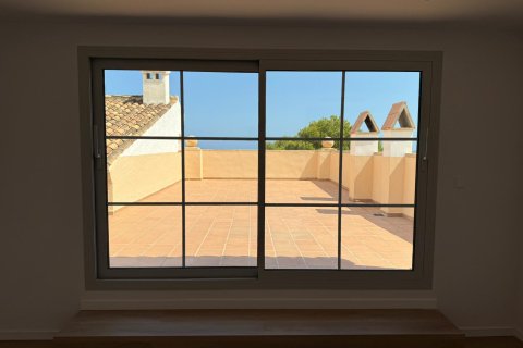 Townhouse for sale in Alicante, Spain 5 bedrooms, 316 sq.m. No. 196791 - photo 8