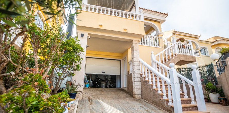 Villa in San Fulgencio, Alicante, Spain 3 bedrooms, 92 sq.m. No. 194571