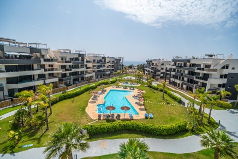 Apartment à Torrevieja, Alicante, Espagne 2 chambres, 75 m2 No. 194573