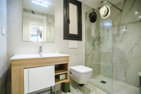 Apartment à vendre à Torrevieja, Alicante, Espagne, 2 chambres, 75 m2 No. 194573 - photo 12