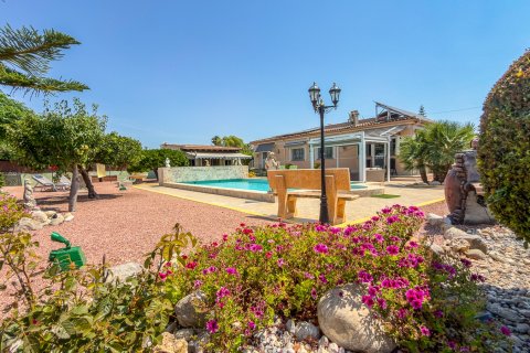 Villa for sale in Catral, Alicante, Spain 3 bedrooms, 220 sq.m. No. 194572 - photo 2