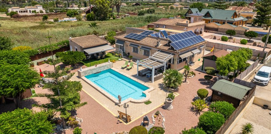 Villa in Catral, Alicante, Spain 3 bedrooms, 220 sq.m. No. 194572