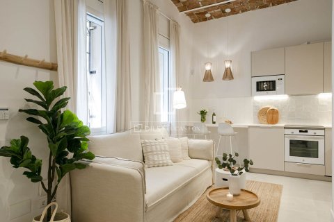 Apartment for sale in Barcelona, Spain 1 bedroom, 33 sq.m. No. 192638 - photo 10