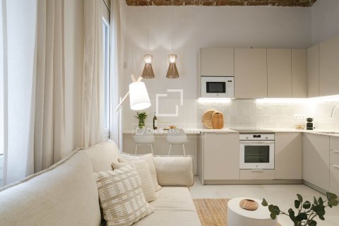 Apartment for sale in Barcelona, Spain 1 bedroom, 33 sq.m. No. 192638 - photo 17