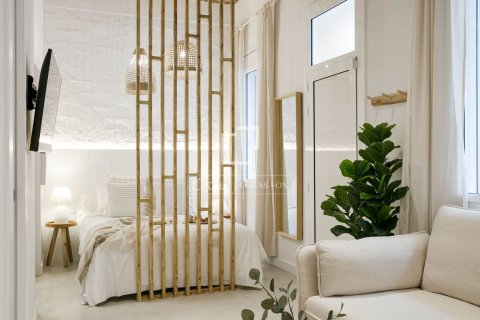 Apartment for sale in Barcelona, Spain 1 bedroom, 33 sq.m. No. 192638 - photo 3