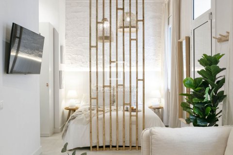 Apartment for sale in Barcelona, Spain 1 bedroom, 33 sq.m. No. 192638 - photo 5