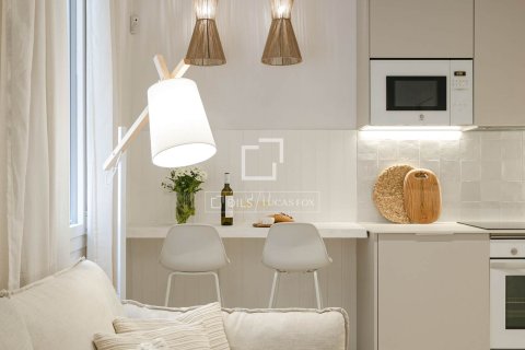 Apartment for sale in Barcelona, Spain 1 bedroom, 33 sq.m. No. 192638 - photo 20