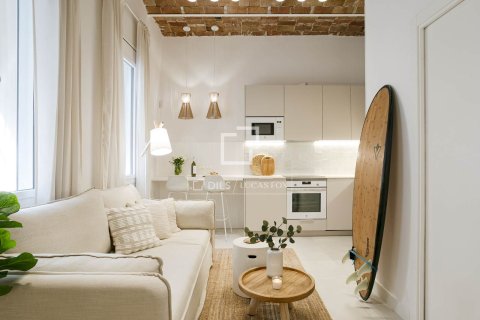 Apartment for sale in Barcelona, Spain 1 bedroom, 33 sq.m. No. 192638 - photo 9