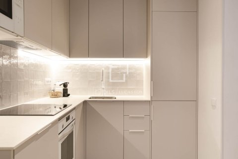 Apartment for sale in Barcelona, Spain 1 bedroom, 33 sq.m. No. 192638 - photo 12