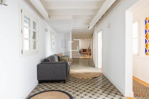 Продажа квартиры в Барселона, Испания 3 спальни, 178м2 №192672 - фото 5