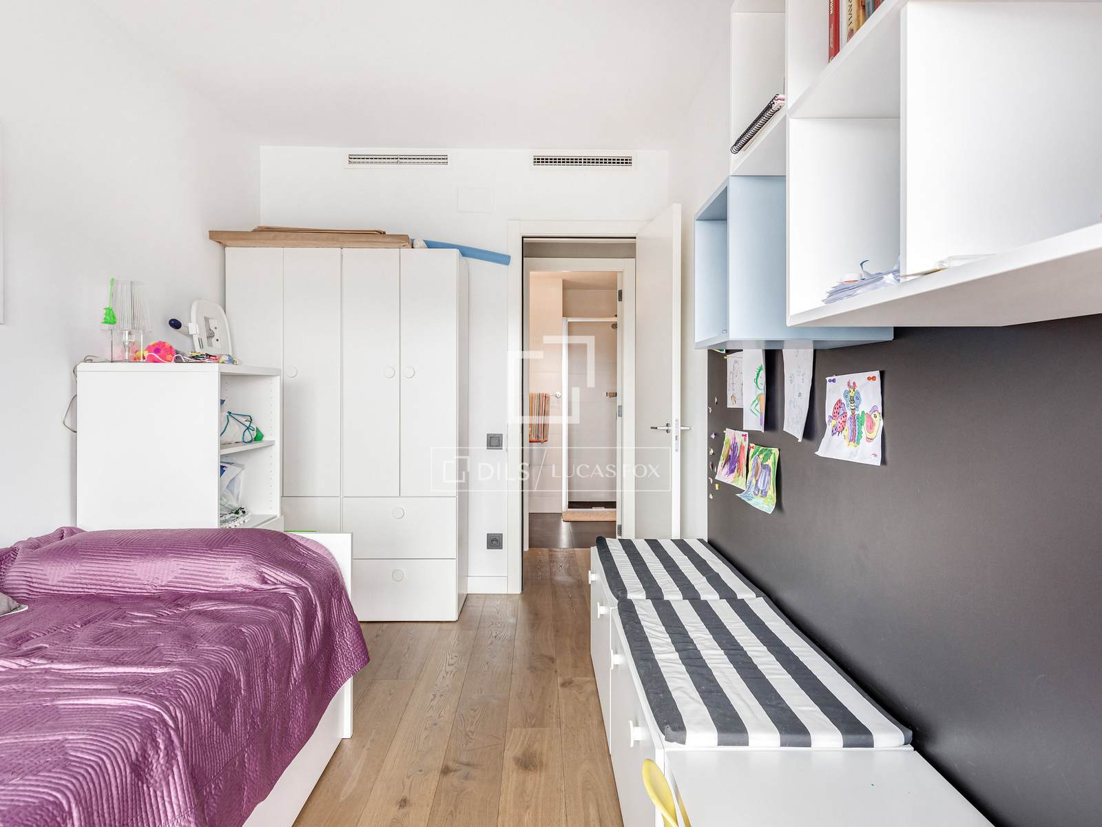 Appartamento a Barcelona, Spagna 3 camere da letto, 97 mq. N° 192640