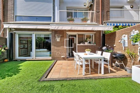 Villa zum Verkauf in Vilanova i la Geltru, Barcelona, Spanien 3 Schlafzimmer, 203 m2 Nr. 192637 - Foto 17