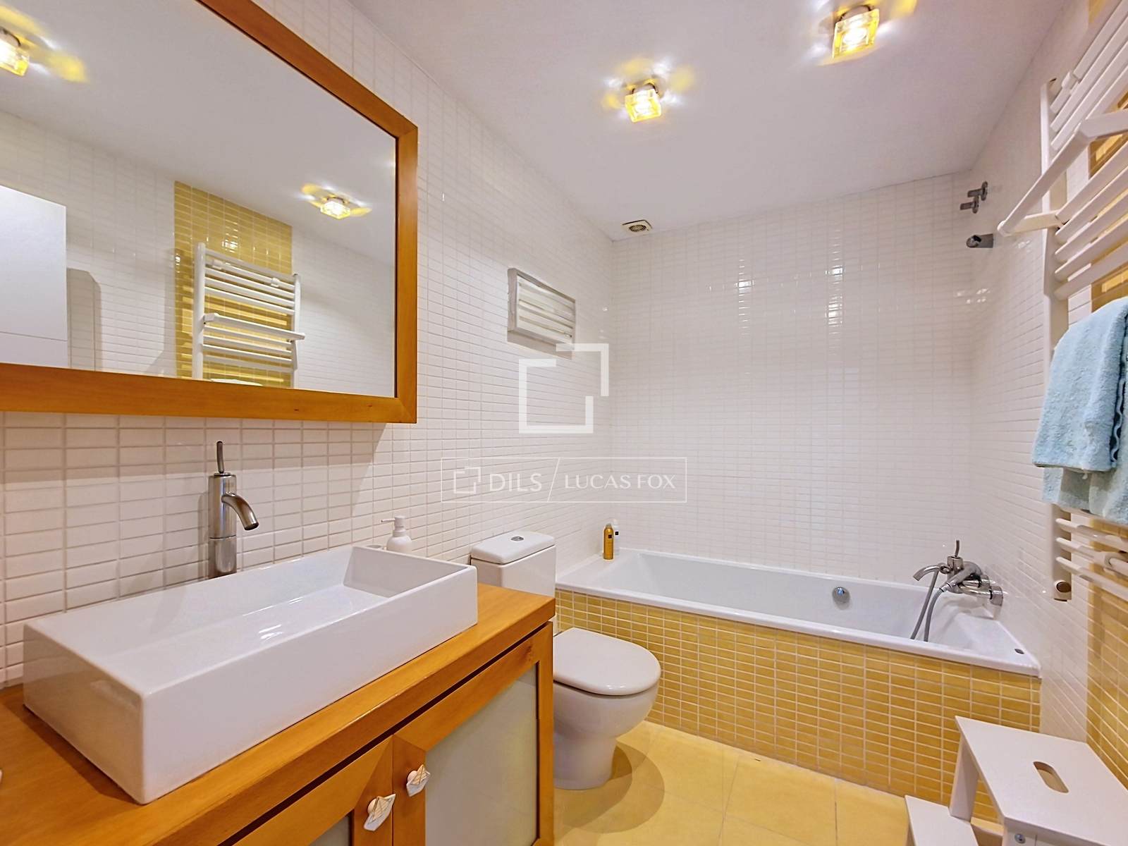 Villa à Vilanova i la Geltru, Barcelona, Espagne 3 chambres, 203 m2 No. 192637