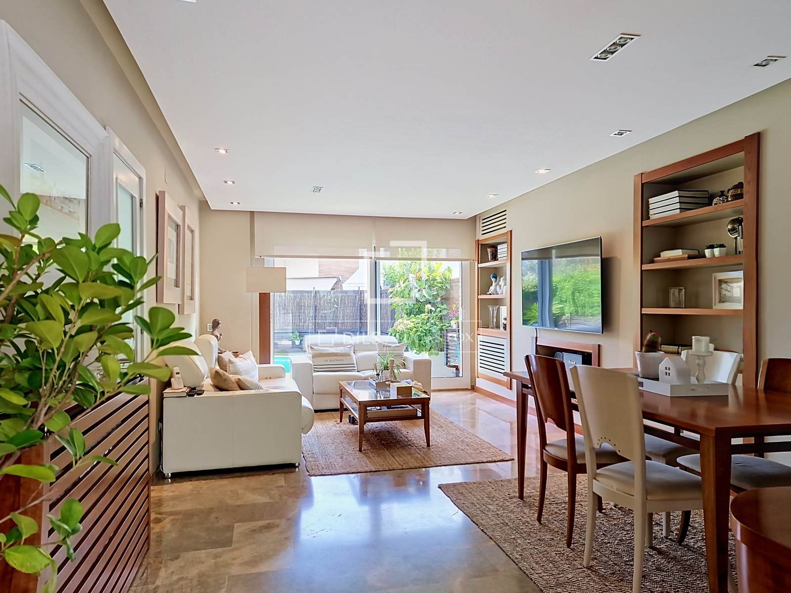 Villa à Vilanova i la Geltru, Barcelona, Espagne 3 chambres, 203 m2 No. 192637