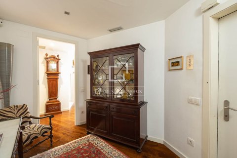 Продажа квартиры в Барселона, Испания 3 спальни, 124м2 №192671 - фото 13