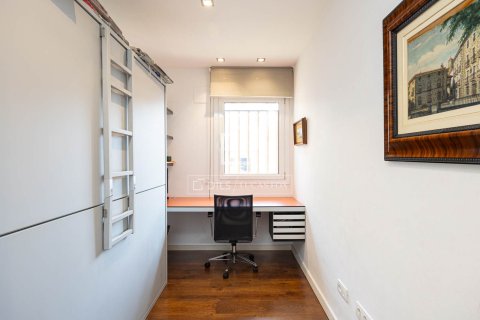 Продажа квартиры в Барселона, Испания 3 спальни, 124м2 №192671 - фото 17