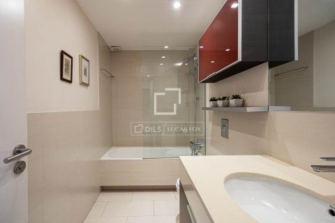 Продажа квартиры в Барселона, Испания 3 спальни, 124м2 №192671 - фото 15