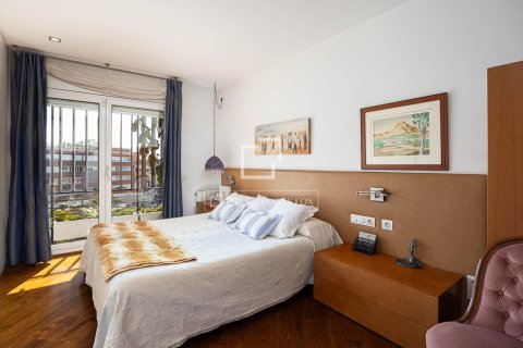 Продажа квартиры в Барселона, Испания 3 спальни, 124м2 №192671 - фото 25