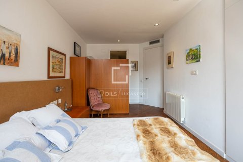 Продажа квартиры в Барселона, Испания 3 спальни, 124м2 №192671 - фото 26
