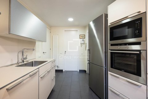Продажа квартиры в Барселона, Испания 3 спальни, 124м2 №192671 - фото 6