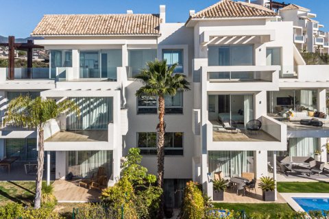 Apartment for sale Marbella, Malaga, Spain 2 bedrooms, 168 sq.m. No. 106892 - photo 2